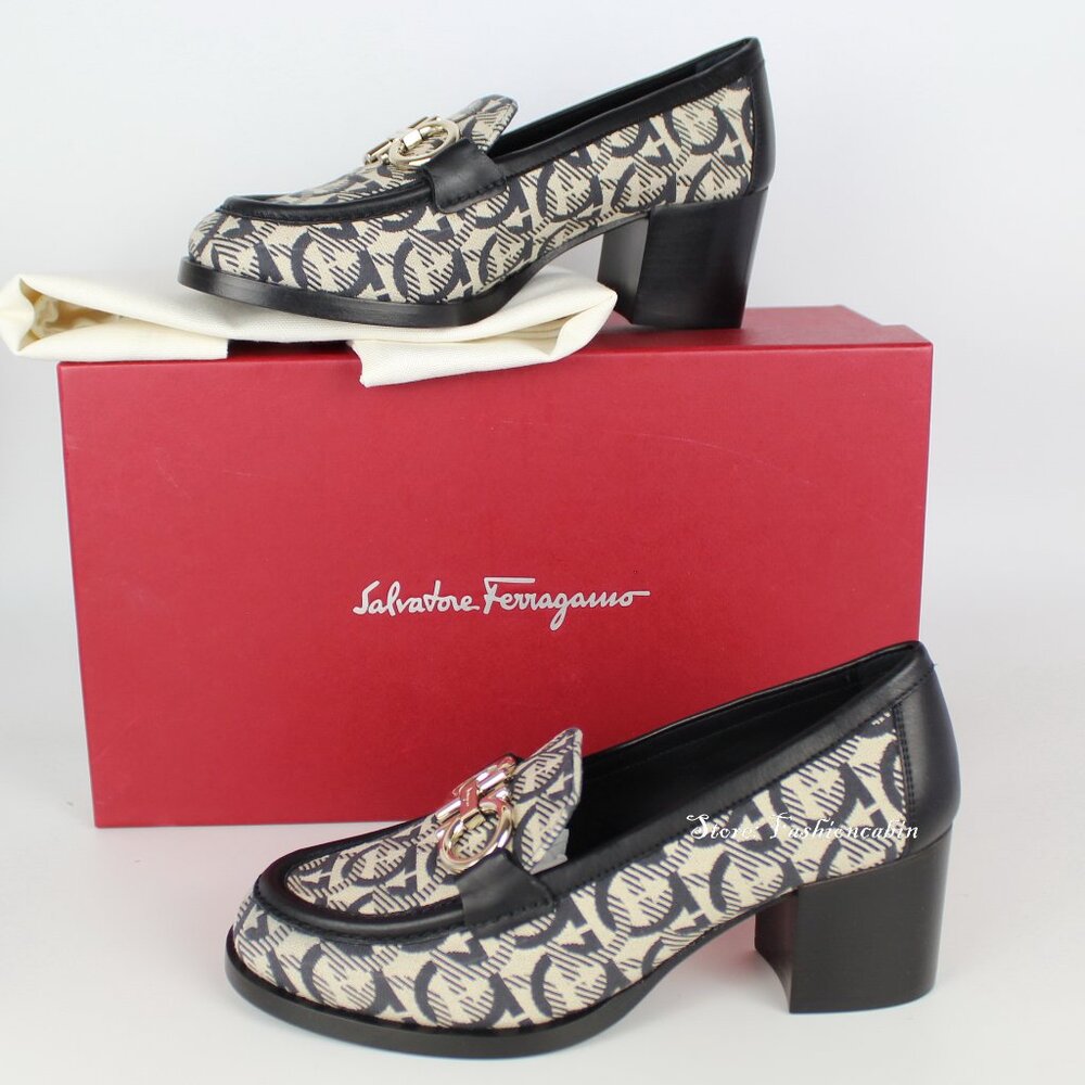 New Salvatore Ferragamo Gancini Logo Pumps, US 5D